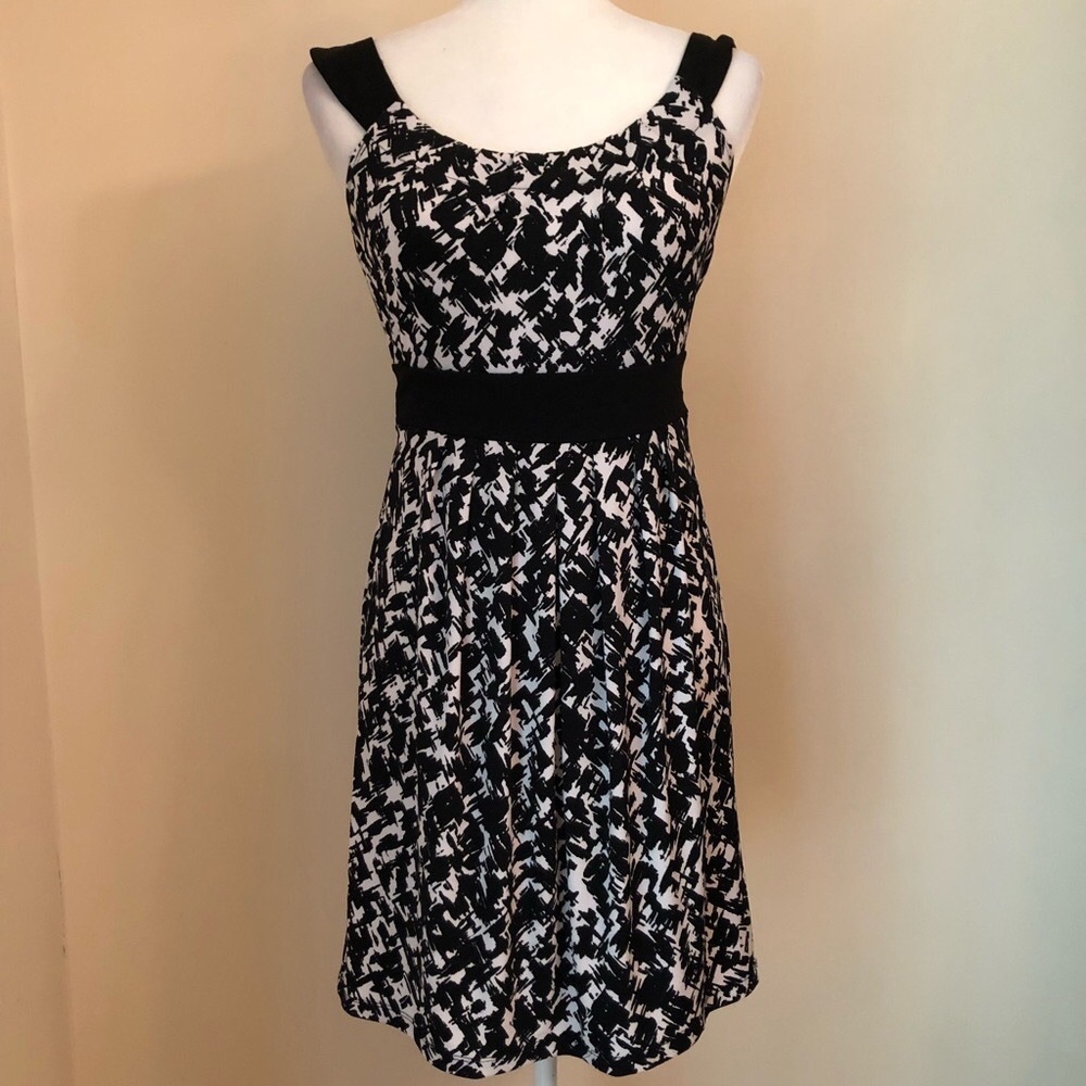 AB Studio Black + White Print Sleeveless Dress